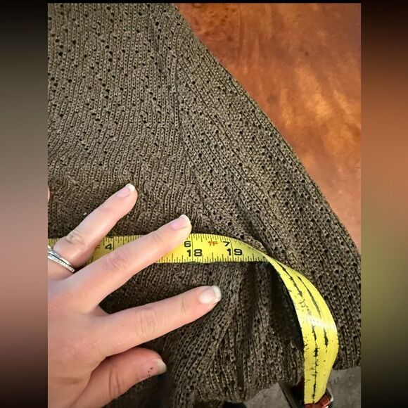 Jones New York Vneck Cut Rayon Knit Sweater Size Women's Medium - Picture 9 of 10